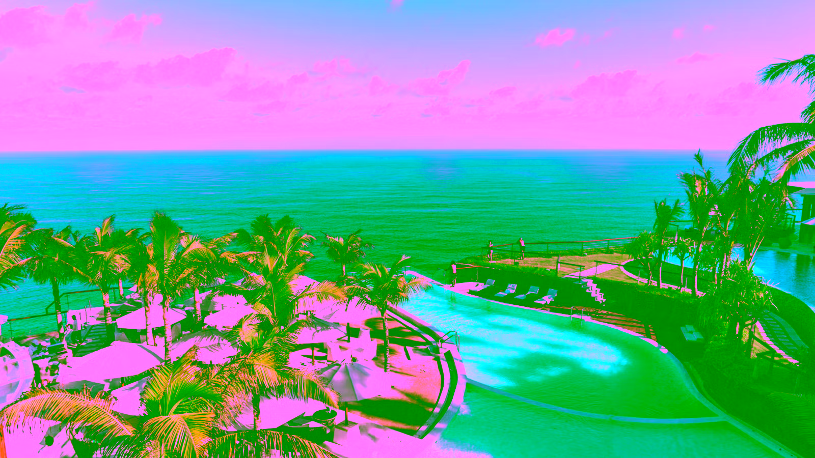 Amex Hotel Collection vs Fine Hotels & Resorts: When the Mid-Tier Program Wins