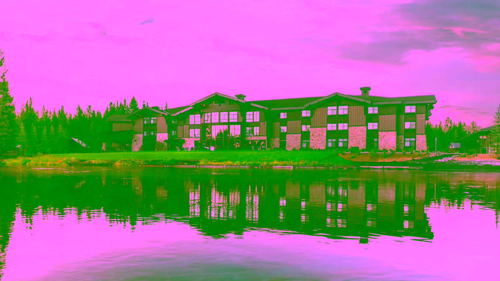 Best Hotels Near Yellowstone for Points Travelers