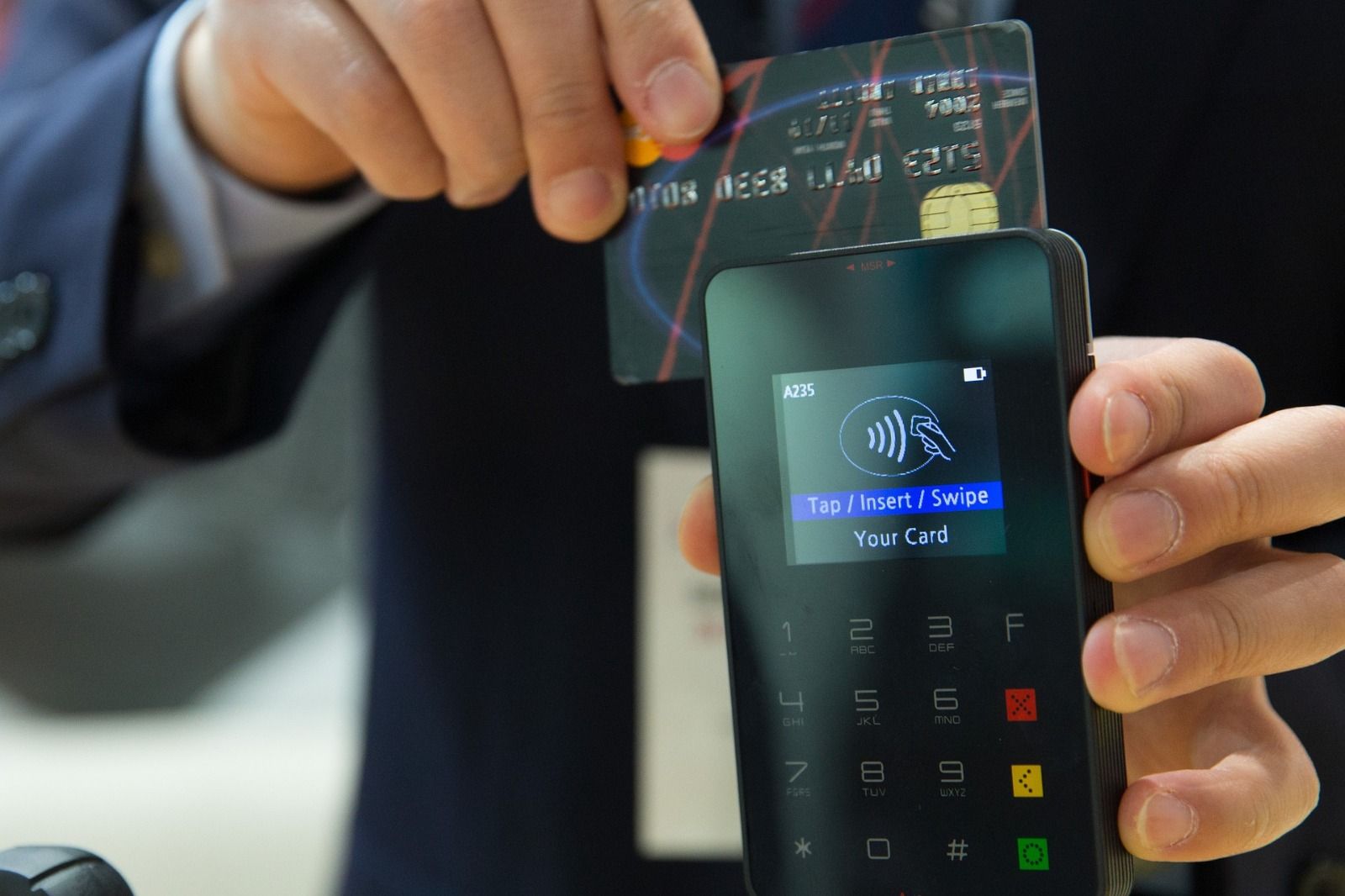 Do Credit Scores Ratings Go Down If I Max Out Credit Cards?