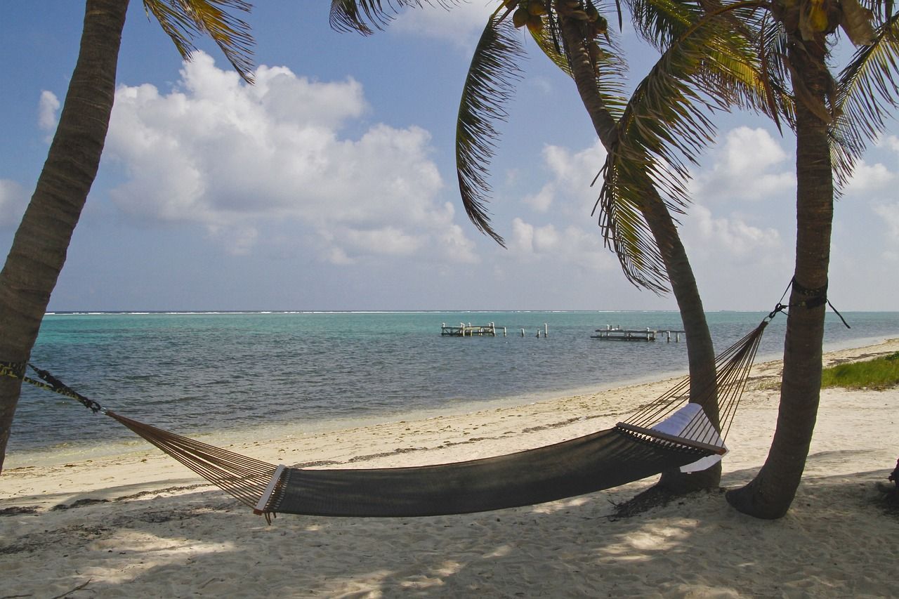 Grand Cayman Getaways: Discovering Luxury and Coastal Charm