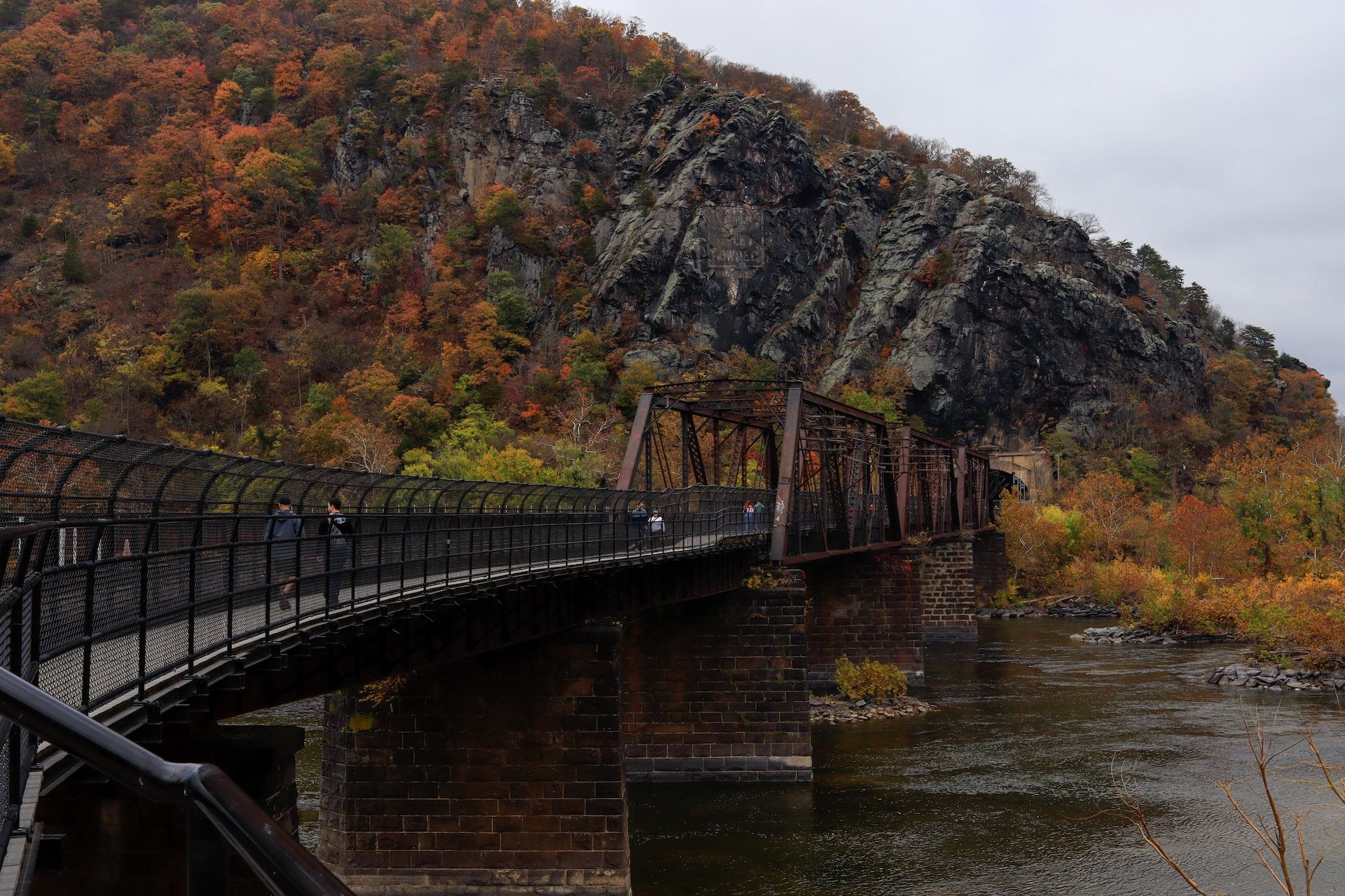 Harpers Ferry: A Walking Tour Through History