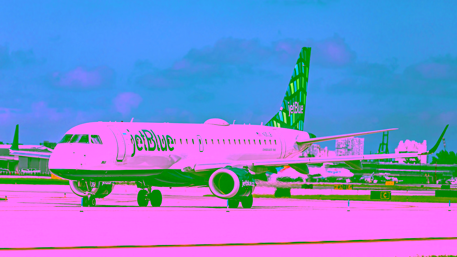 JetBlue Mosaic Status Guide: How the 2026 Program Works and Whether to Chase It