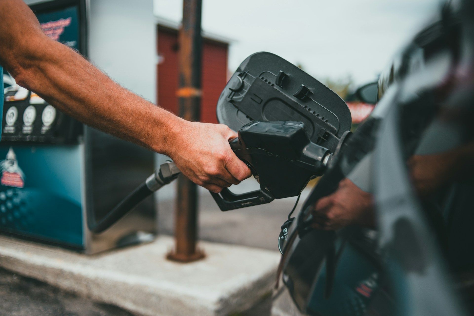 Top Gas Credit Cards for Travelers: Pump Pain to Points Gain