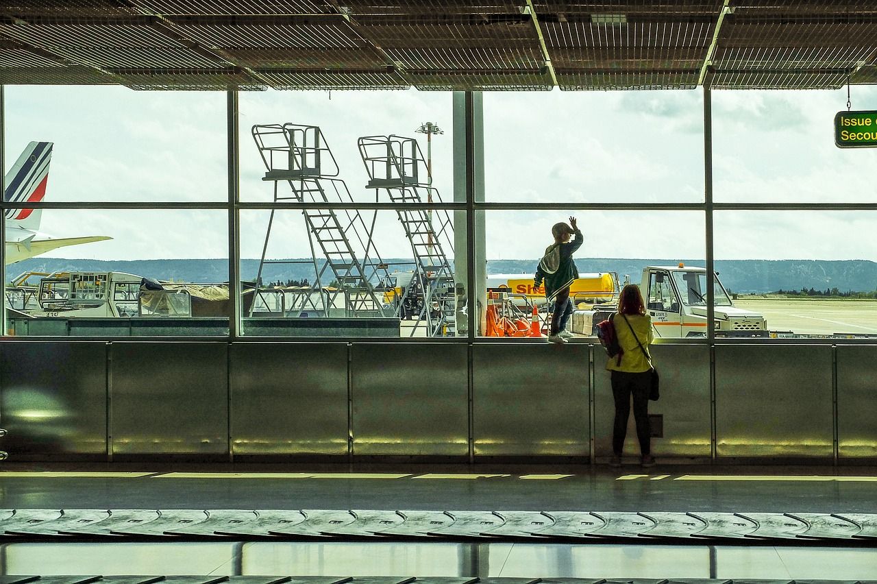 United Airlines Unaccompanied Minor Service: A 2026 Parent's Guide