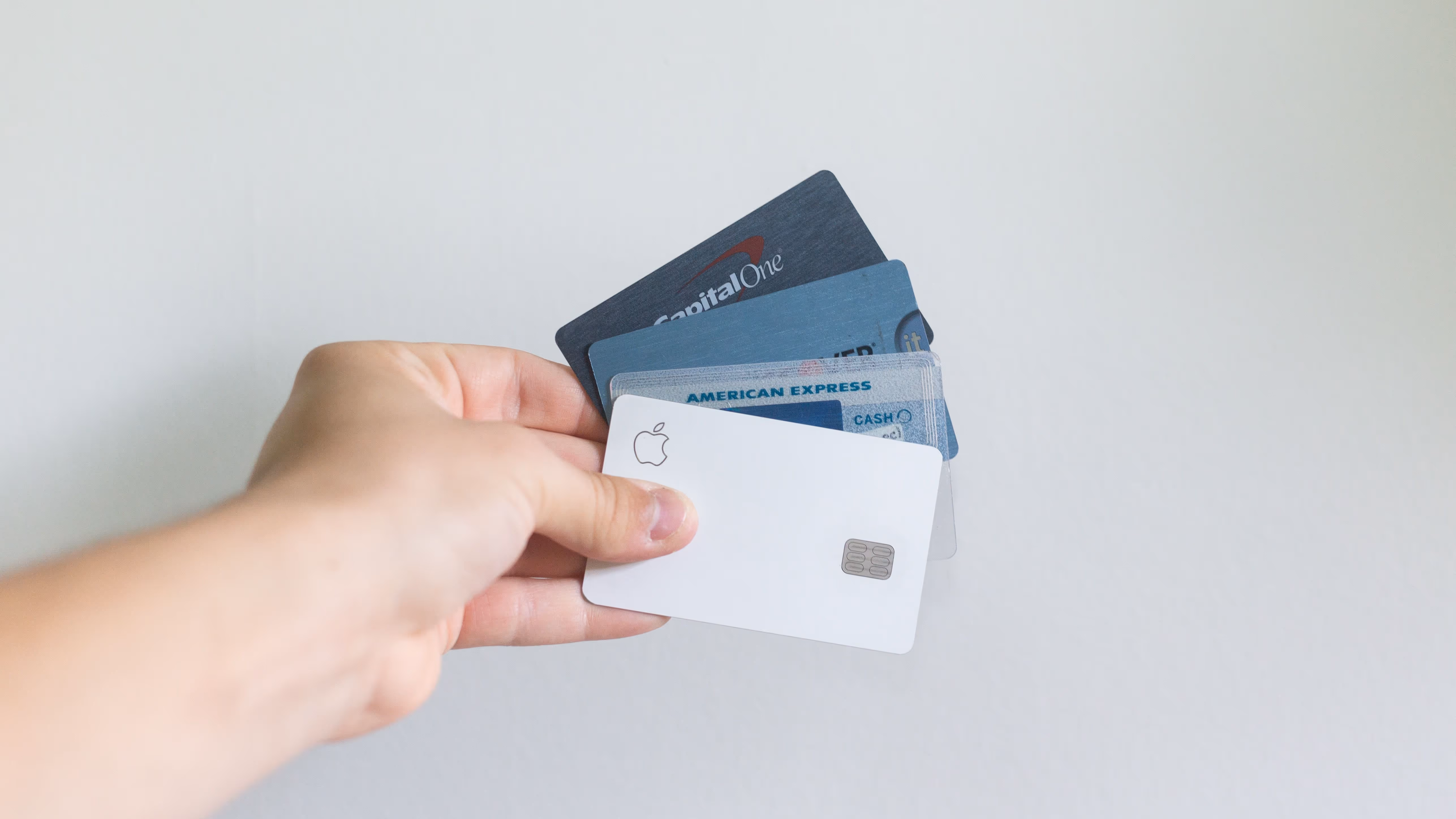 The Best No-Annual-Fee Travel Credit Cards for 2026