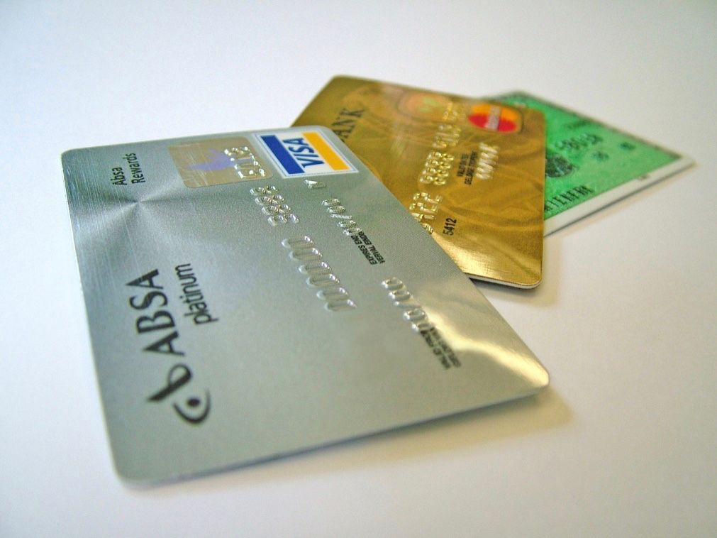 When to Close Unused Credit Cards: Should You Cancel or Keep Them?